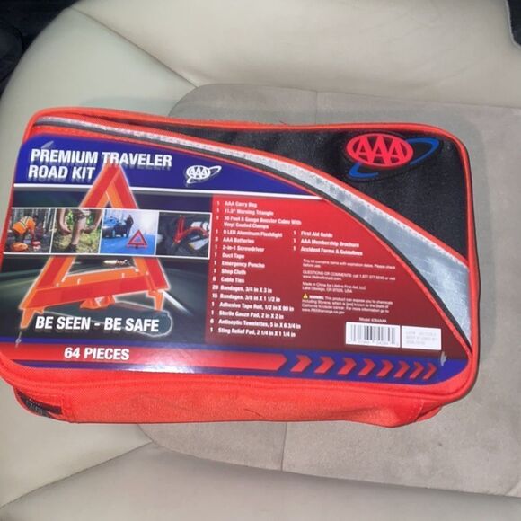 Emergency Road Kit - Premium - Picture 2 of 9